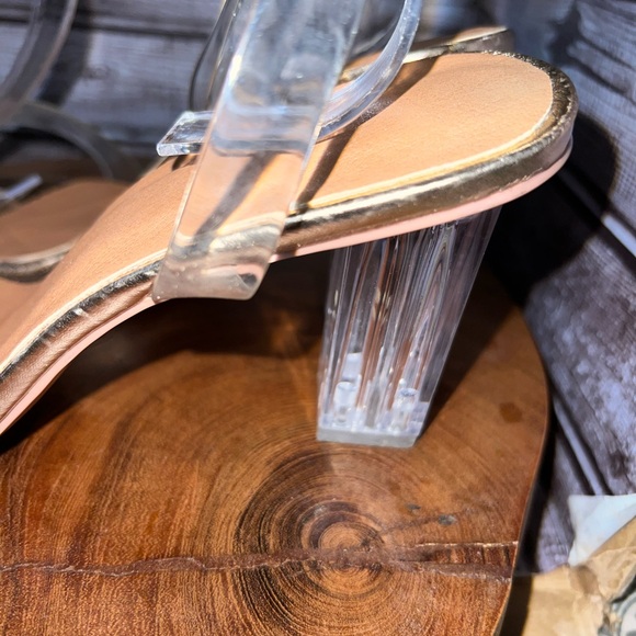 SHEIN woman’s block heeled clear open toed sandals - Picture 7 of 14